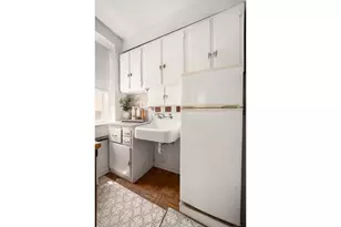 350 W 57th St, New York, NY 10019 - Photo 2