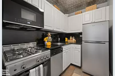 333 E 75th Street #8D, New York, NY 10021 - Photo 4