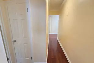 2081 Cruger Ave, New York City, NY 10462 - Photo 10