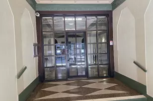 2081 Cruger Ave, New York City, NY 10462 - Photo 16