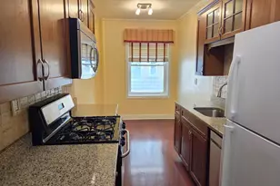 2081 Cruger Ave, New York City, NY 10462 - Photo 2