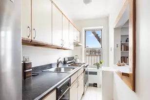 60 Plaza St E, New York City, NY 11238 - Photo 6