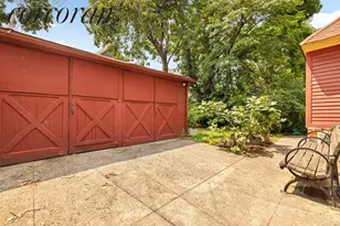 674 E 24th St, New York City, NY 11210 - Photo 14