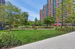 425 Main St, New York City, NY 10044 - Photo 24