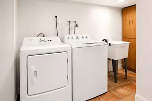 10-13 47th Ave, New York City, NY 11101 - Photo 6