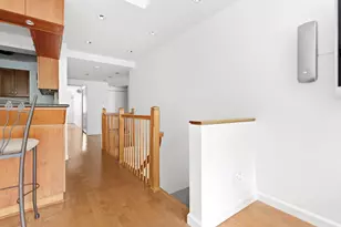 333 E 46th St, New York City, NY 10017 - Photo 4