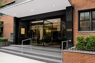 220 E 54th St, New York City, NY 10022 - Photo 14