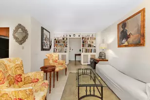 220 E 54th St, New York City, NY 10022 - Photo 2