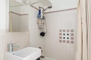 311 E 75th St, New York City, NY 10021 - Photo 4