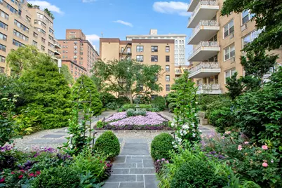 40 E 9th Street #3G, New York City, NY 10003 - Photo 16