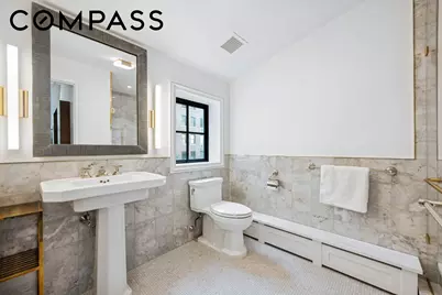 241 E 48th Street, New York City, NY 10017 - Photo 22