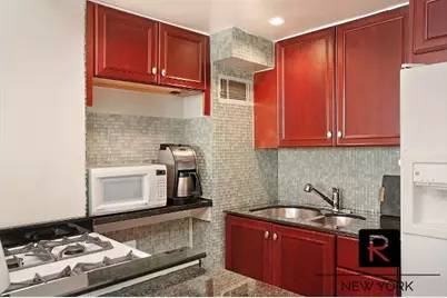 210 E 36th Street #PH-C, New York, NY 10016 - Photo 2