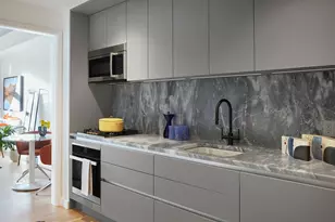 547 W 47th St, New York, NY 10036 - Photo 4