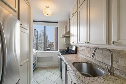 62 W 62nd Street #22B, New York City, NY 10023 - Photo 2