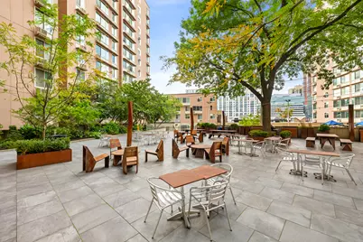 555 Main Street #1308, New York City, NY 10044 - Photo 12