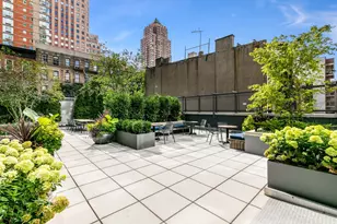 310 W 52nd St, New York City, NY 10019 - Photo 12