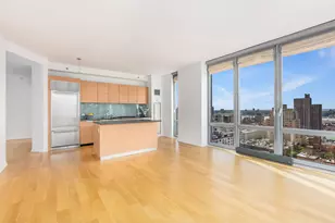 310 W 52nd St, New York City, NY 10019 - Photo 4