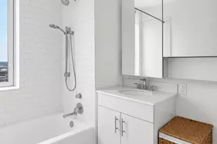 2-21 Malt Dr, Long Island City, NY 11101 - Photo 10