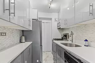 225 Adams St, New York City, NY 11201 - Photo 2