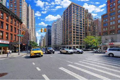 301 E 45th Street #9A, New York, NY 10017 - Photo 2