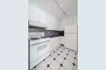 333 E 45th Street #4F, New York City, NY 10017 - Photo 4