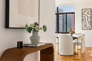 303 E 43rd St, New York City, NY 10017 - Photo 4