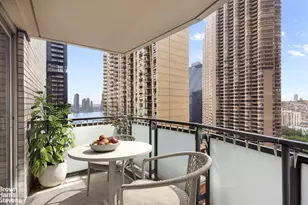 300 E 40th St, New York City, NY 10016 - Photo 6