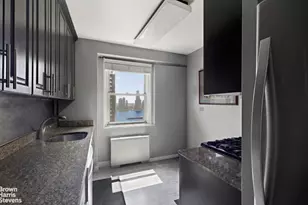 300 E 40th St, New York City, NY 10016 - Photo 4