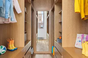 166 Perry St, New York, NY 10014 - Photo 22