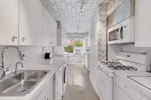 114 E 72nd St, New York City, NY 10021 - Photo 4