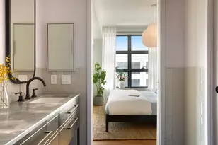 547 W 47th St, New York City, NY 10036 - Photo 4