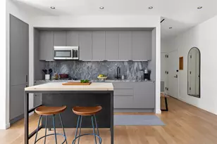 547 W 47th St, New York City, NY 10036 - Photo 2