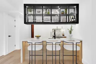 33-10 38th Ave, New York City, NY 11101 - Photo 2