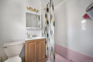 88-11 Sabre St, New York City, NY 11427 - Photo 12