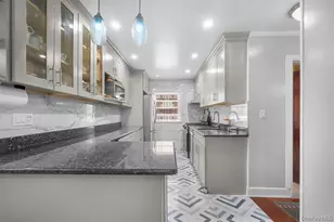 88-11 Sabre St, New York City, NY 11427 - Photo 6