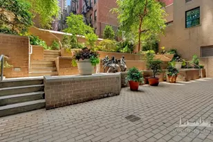247 W 87th St, New York, NY 10024 - Photo 4