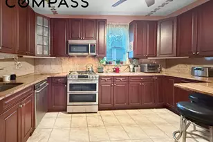 4019 Manhattan Ave, New York City, NY 11224 - Photo 8