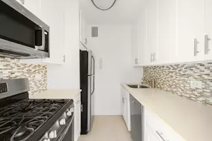 159 W 53rd St, New York City, NY 10019 - Photo 2