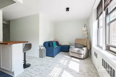 87-70 173rd Street #2F, New York City, NY 11432 - Photo 4
