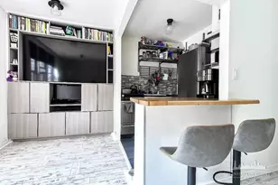 87-70 173rd St, New York City, NY 11432 - Photo 2
