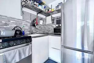 87-70 173rd St, New York City, NY 11432 - Photo 6