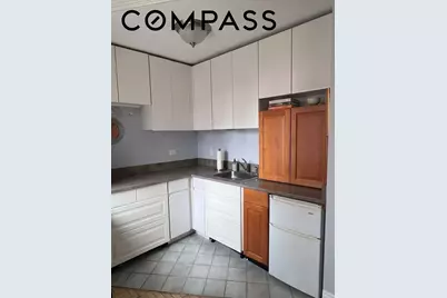 236 E 47th Street #28D, New York, NY 10017 - Photo 2