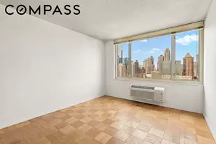 130 W 67th St, New York City, NY 10023 - Photo 4