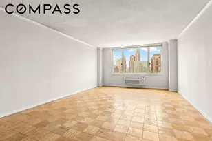 130 W 67th St, New York City, NY 10023 - Photo 2