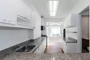 306 E 81st St, New York, NY 10028 - Photo 10