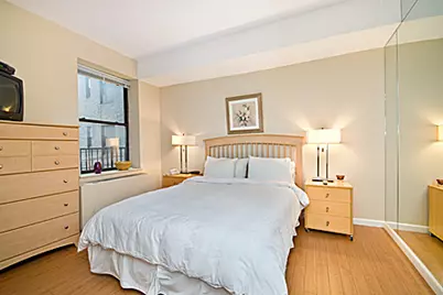 150 W 51st Street #812, New York City, NY 10019 - Photo 4