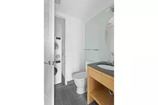 310 W 52nd St, New York, NY 10019 - Photo 12