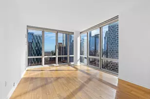 310 W 52nd St, New York, NY 10019 - Photo 14