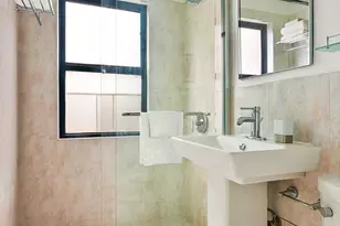 345 E 69th St, New York City, NY 10021 - Photo 8