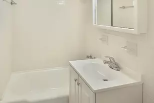 335 E 51st St, New York, NY 10022 - Photo 4